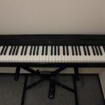 Piano Numérique YAMAHA Digital piano P-35 (avec adaptateur+ pédale)